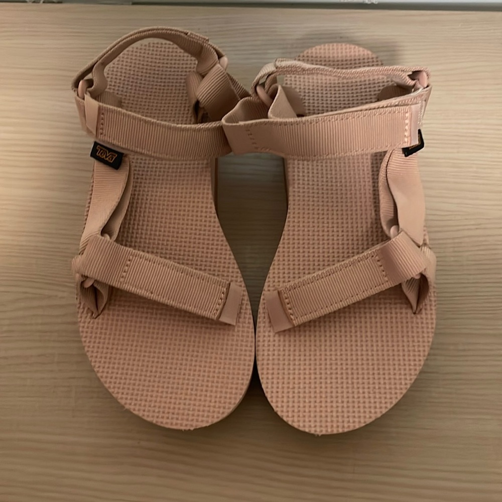 TEVA Flatform Sandal